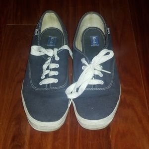 Navy keds